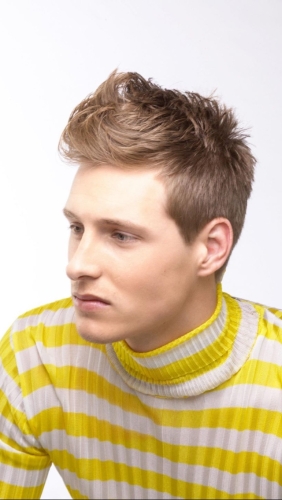 Professionel herrefrisure skræddersyet hos frisør Fashion Cut
